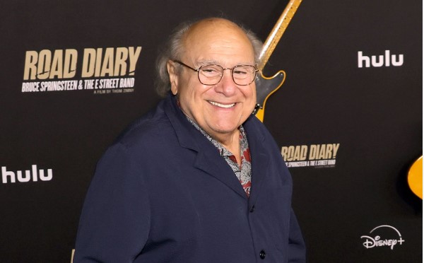 Danny DeVito measurements, net worth, nickname, height, weight ,age 2025
