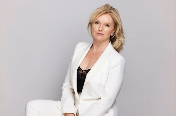 Dervla Kirwan measurements, net worth, nickname, height, weight ,age 2025